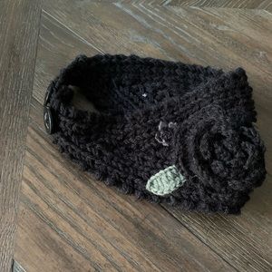 Black knitted headband…..excellent condition